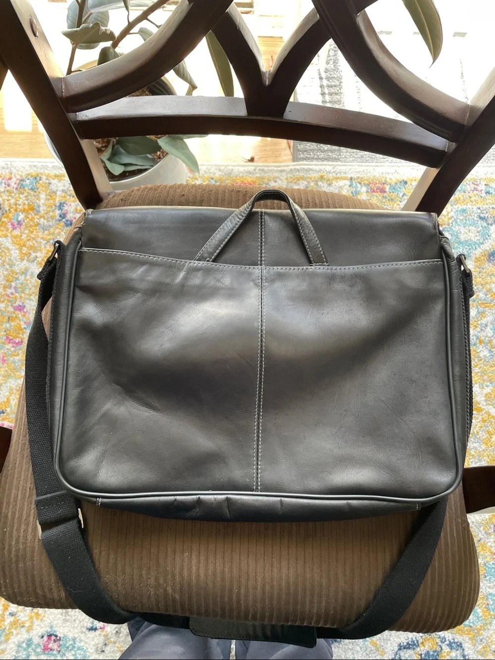 Kenneth Cole Reaction Black Leather Messenger with Adjustable Strap